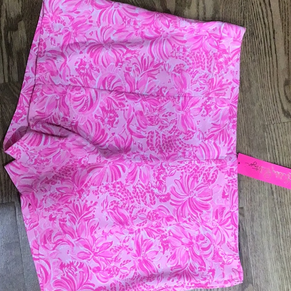 Lilly Pulitzer 5” Fola Short